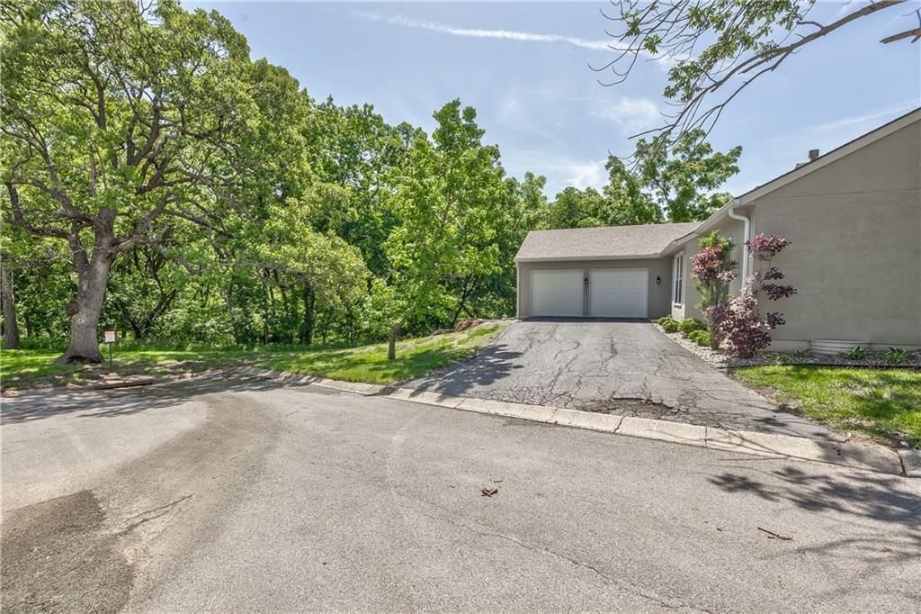 10781 Oakmont Street — photo 3
