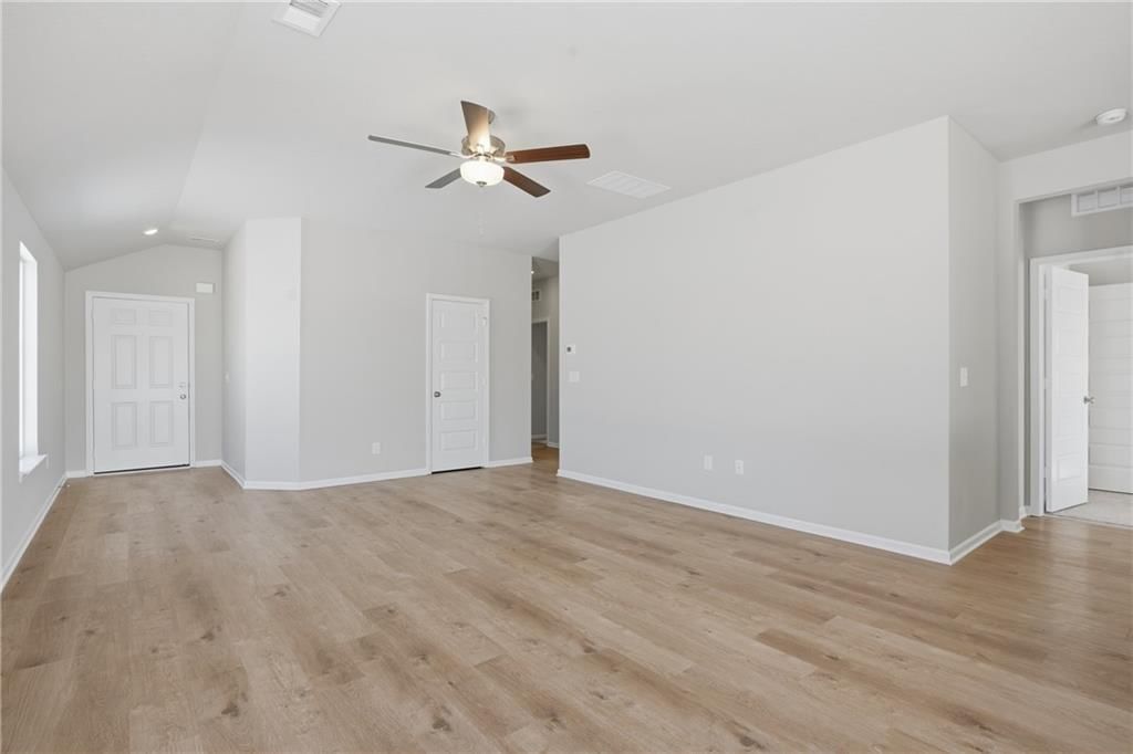 19459 Lincoln Street — photo 2