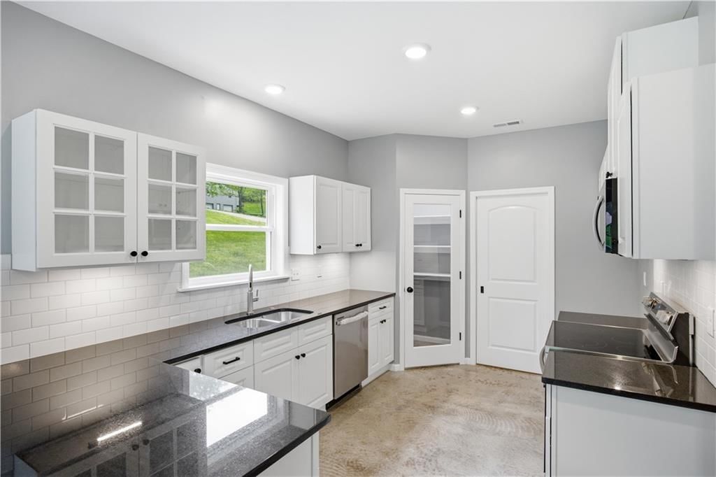 2944 N Highland Street — photo 4