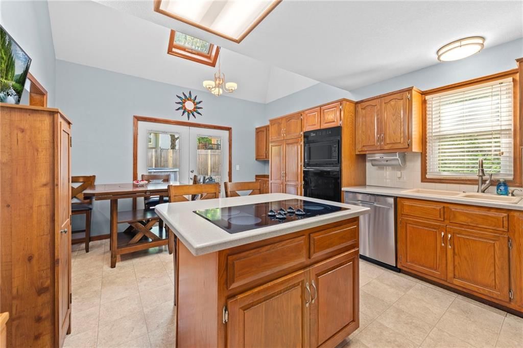 5313 Mccoy Street — photo 22