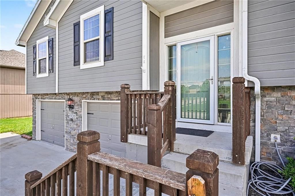 19205 Switchgrass Drive — photo 4