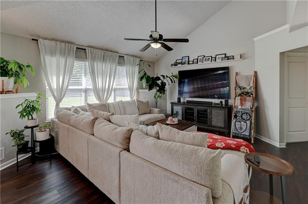4523 Edgehill Street — photo 8