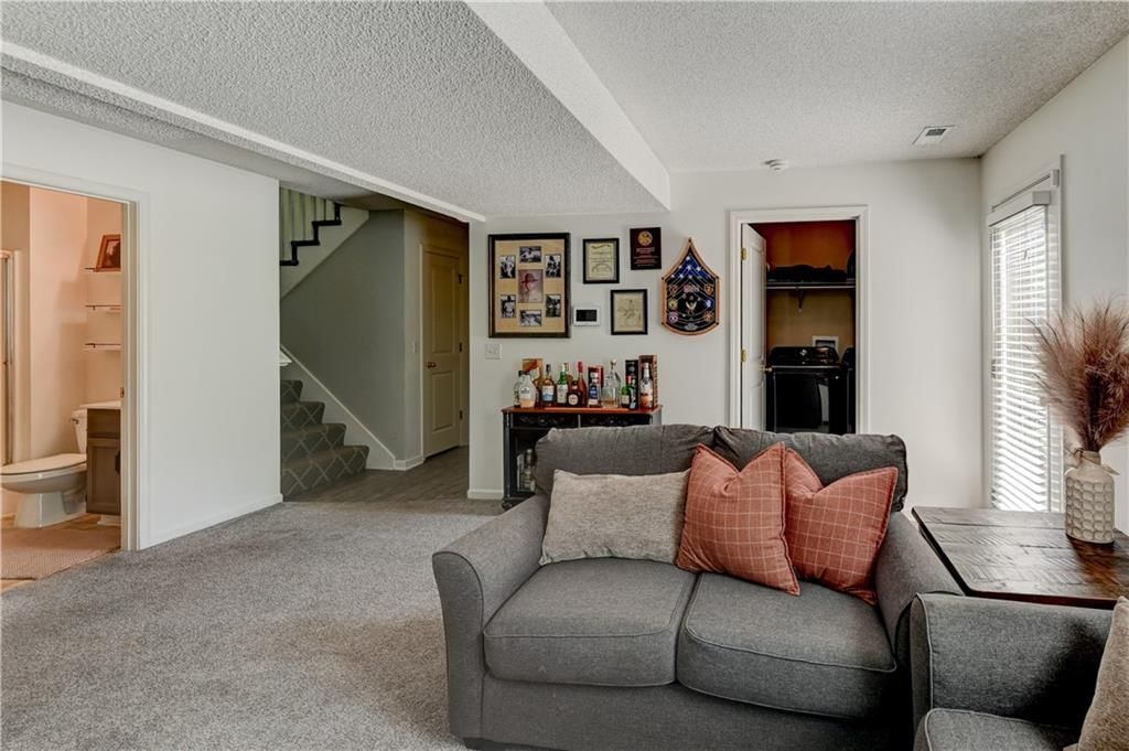 4523 Edgehill Street — photo 31