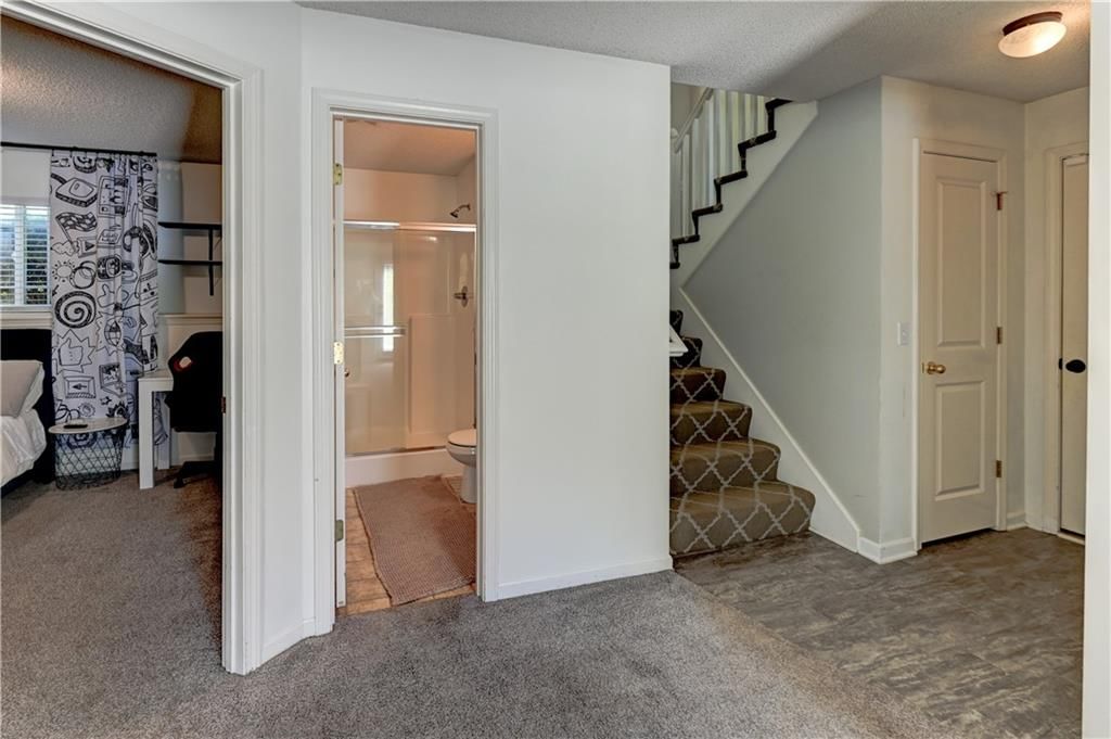 4523 Edgehill Street — photo 32