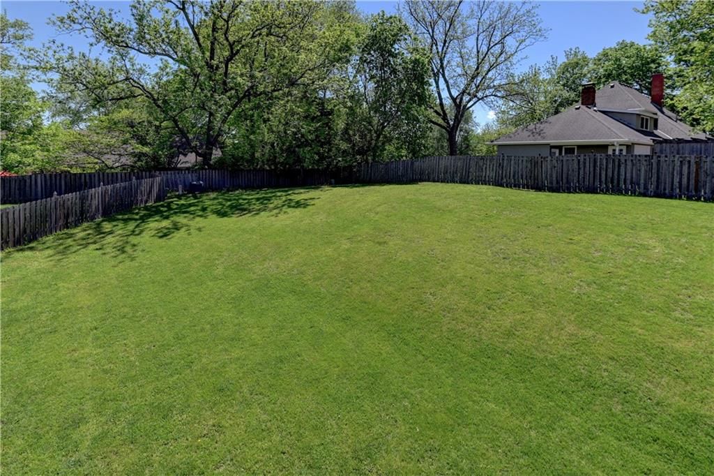 4523 Edgehill Street — photo 47