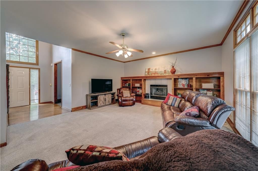 13842 W 110th Street — photo 4