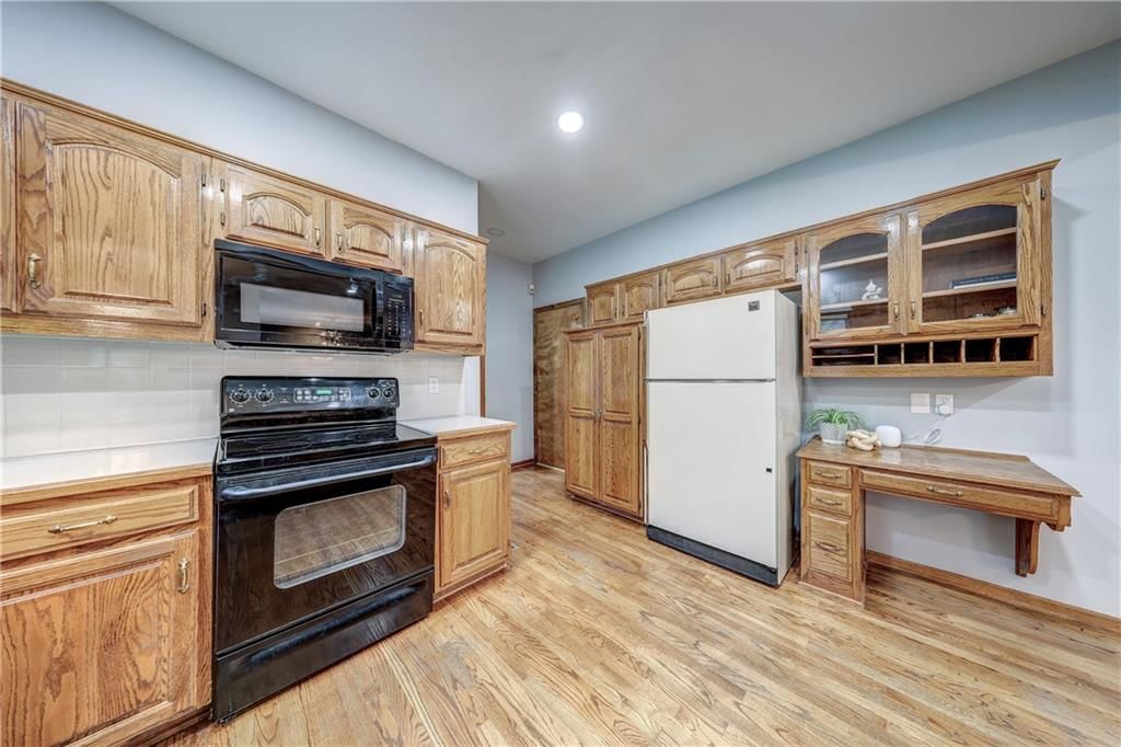 13842 W 110th Street — photo 9