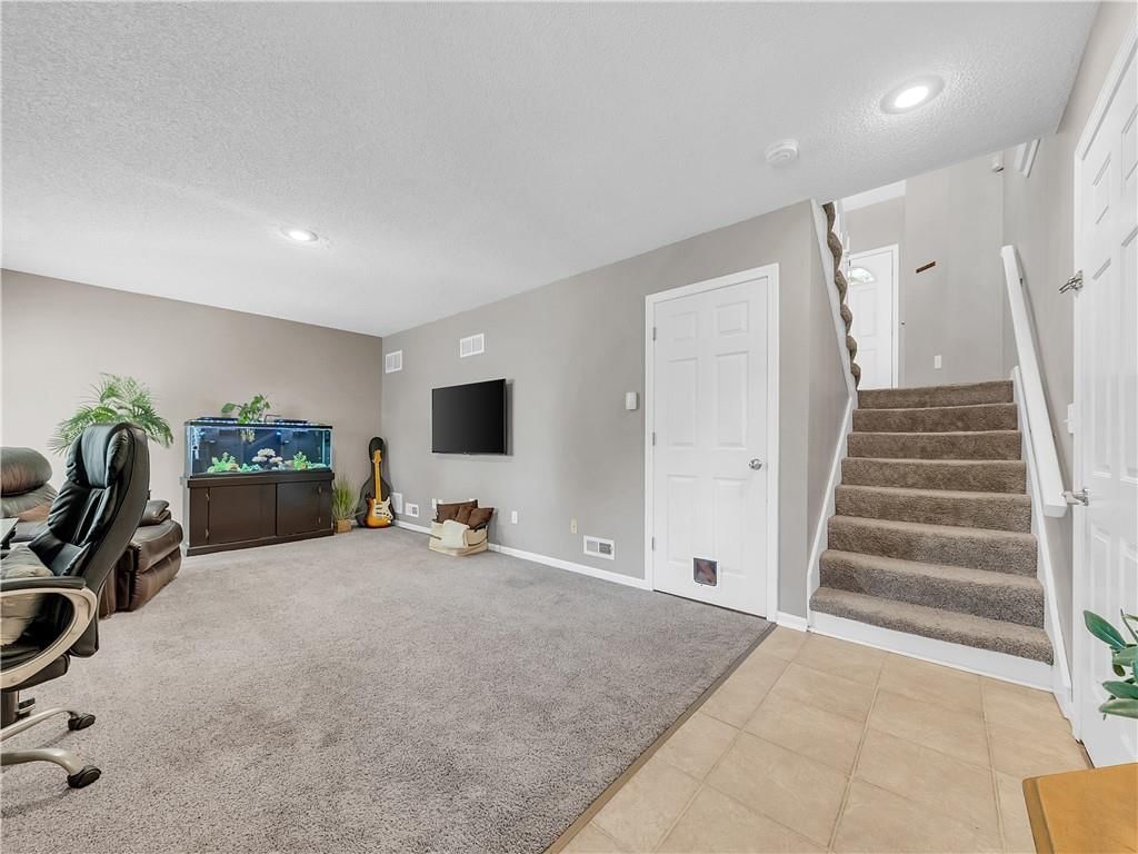 18304 W 161st Terrace — photo 27