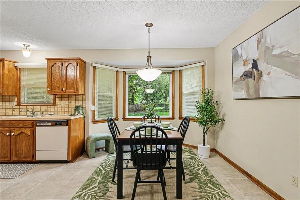 604 Finch Street — photo 10