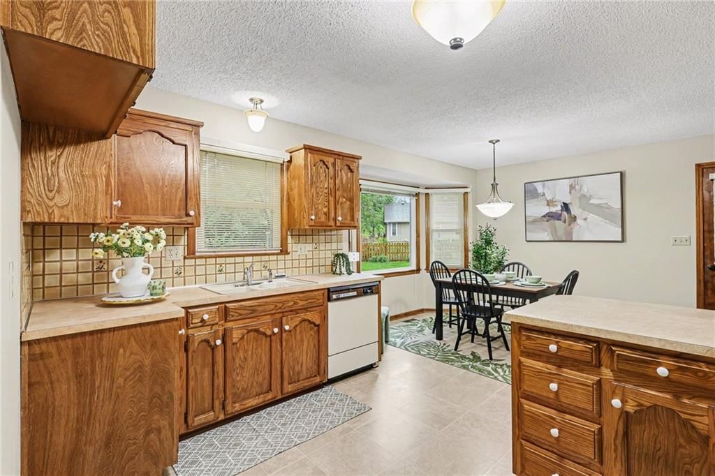 604 Finch Street — photo 11