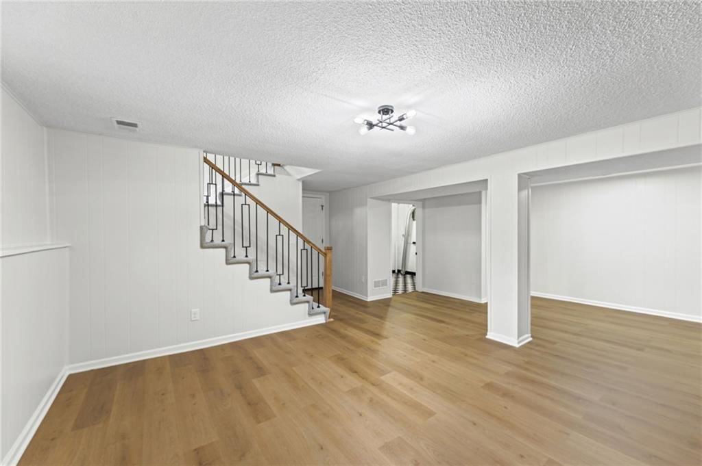 9822 Hardesty Avenue — photo 27