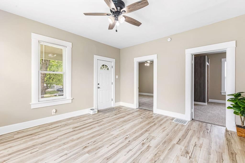 3121 S 29th Street — photo 2