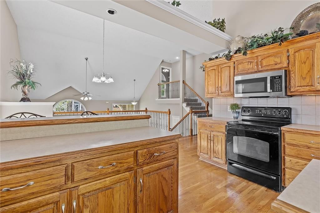 2209 NE Wyndham Drive — photo 9