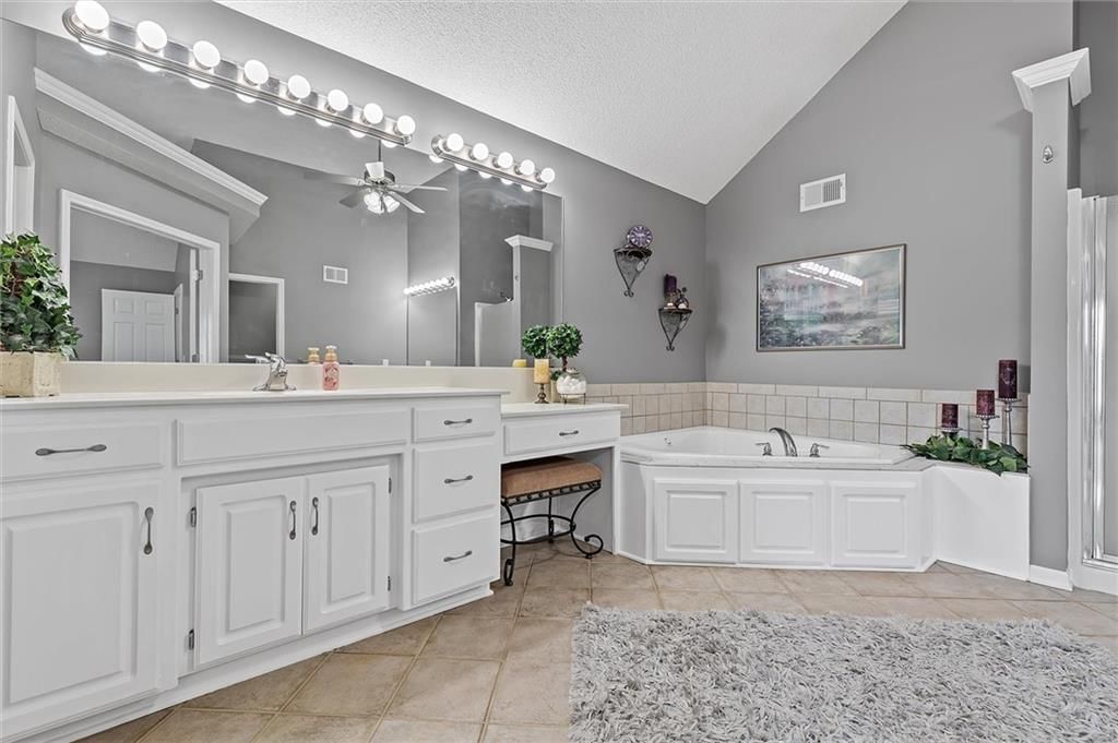 2209 NE Wyndham Drive — photo 21