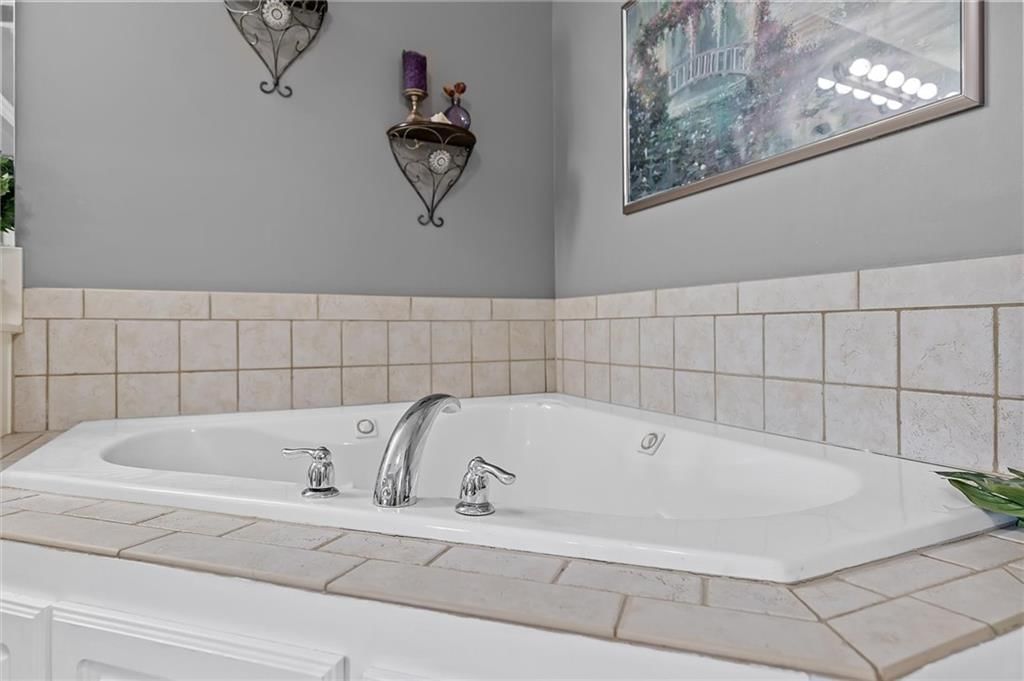 2209 NE Wyndham Drive — photo 23