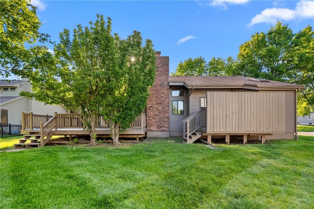 15801 Dearborn Street — photo 8