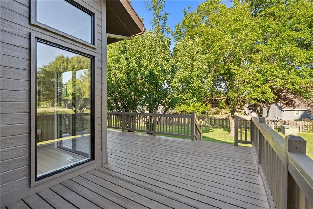 15801 Dearborn Street — photo 9