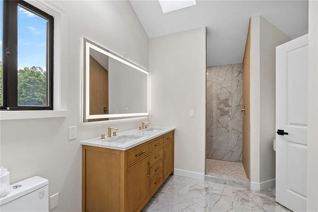15801 Dearborn Street — photo 24
