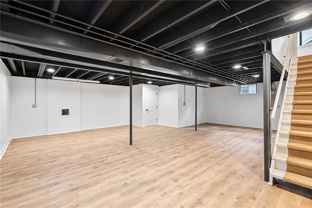 15801 Dearborn Street — photo 32