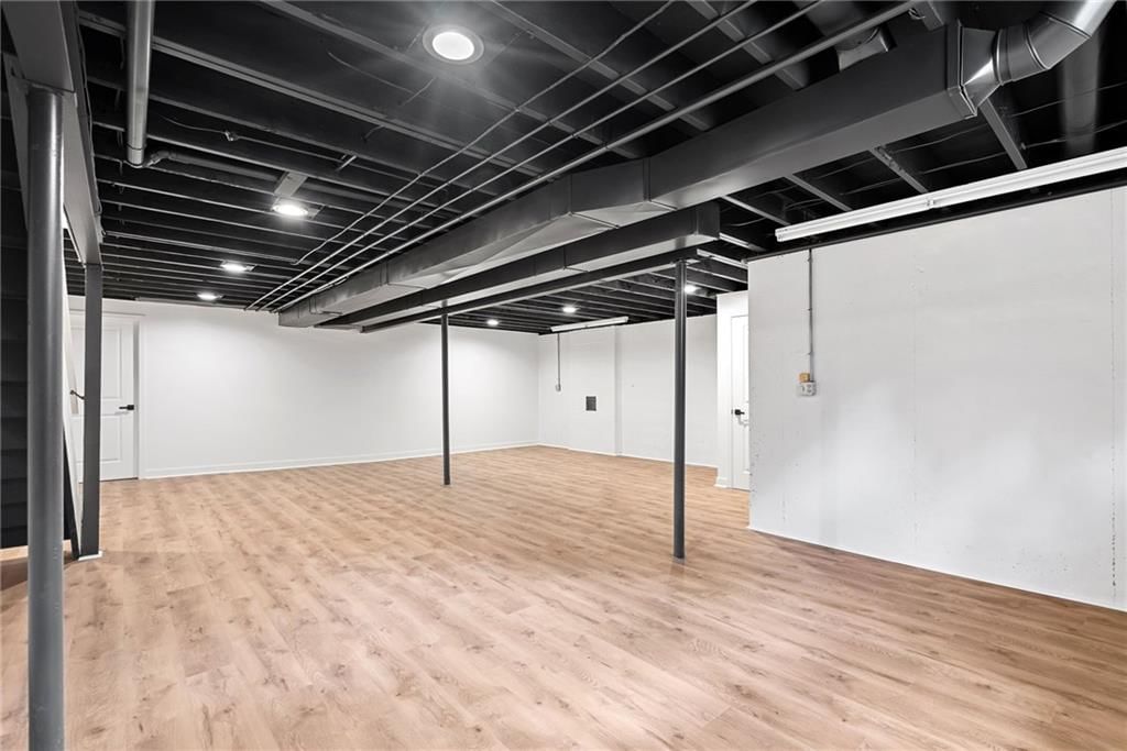 15801 Dearborn Street — photo 33