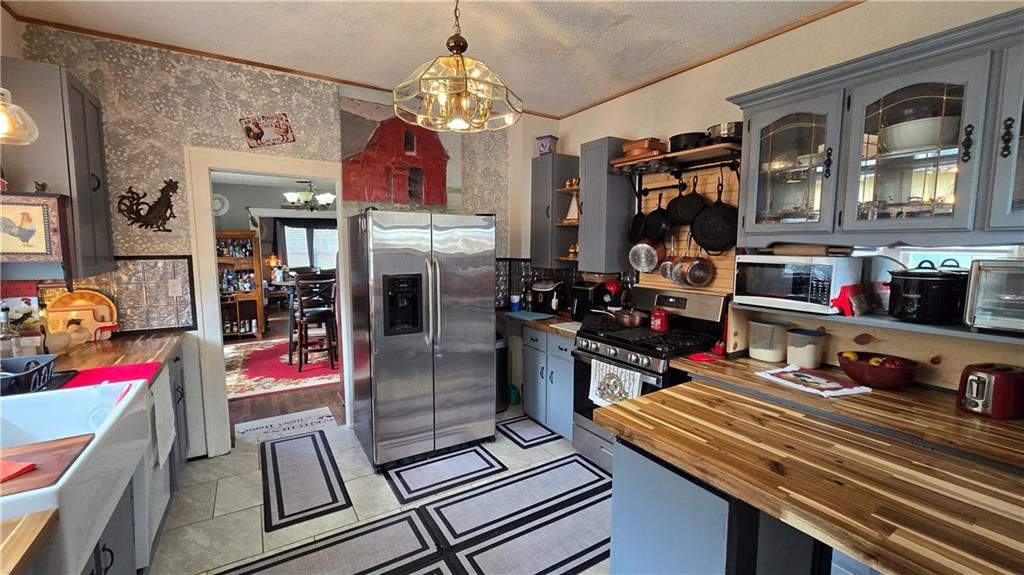 411 W 2nd Street — photo 20