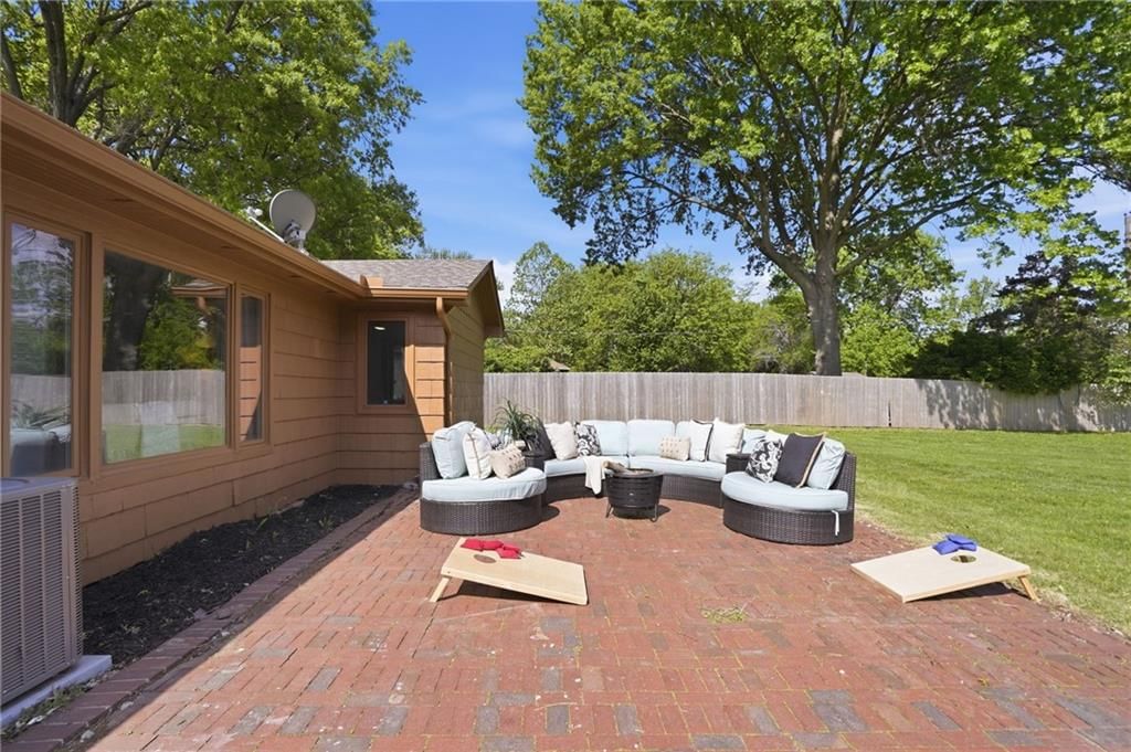 1316 E 108th Street — photo 31