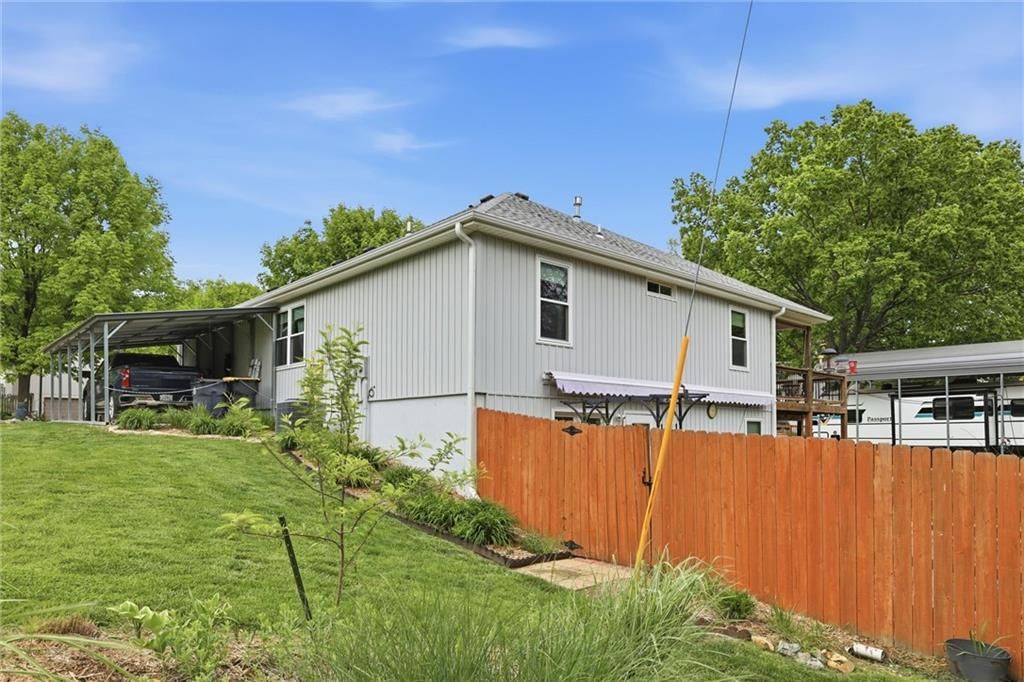 212 SE Cromwell Road — photo 42
