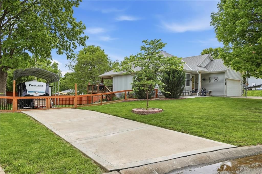 212 SE Cromwell Road — photo 43