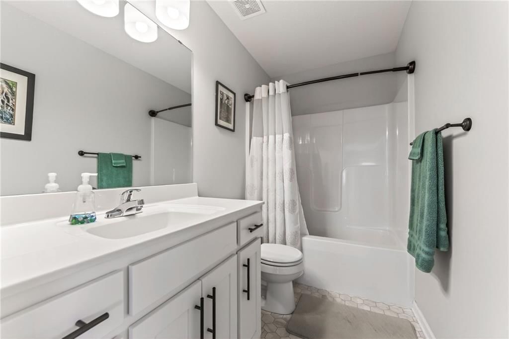 1704 Chestnut Street — photo 13