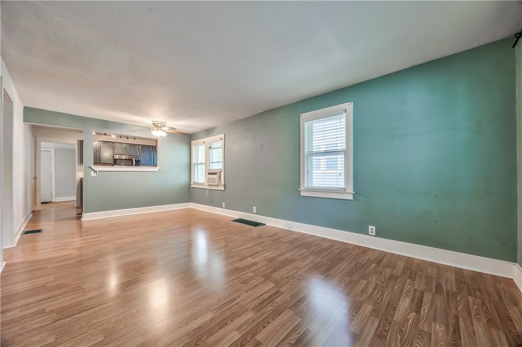 211 E 80th Terrace — photo 5