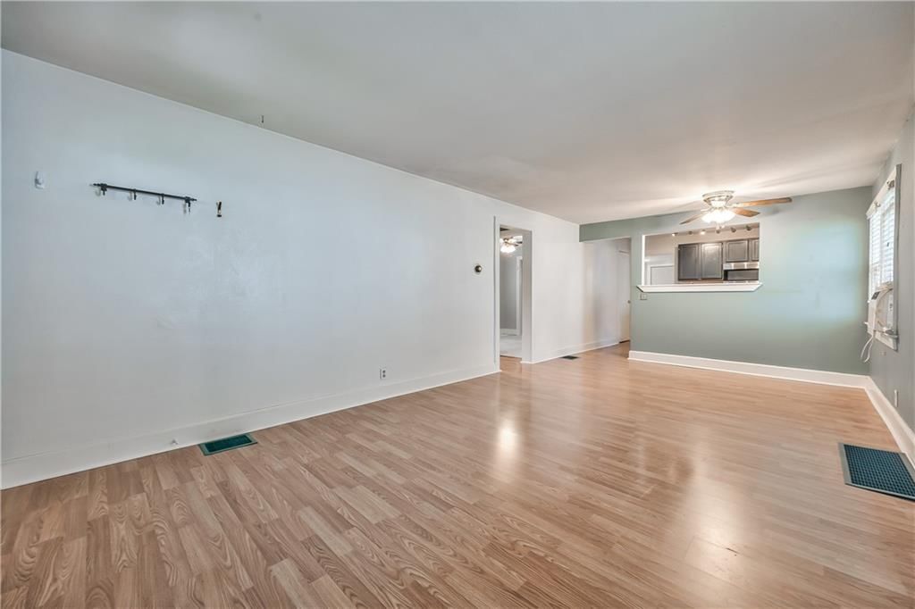 211 E 80th Terrace — photo 6