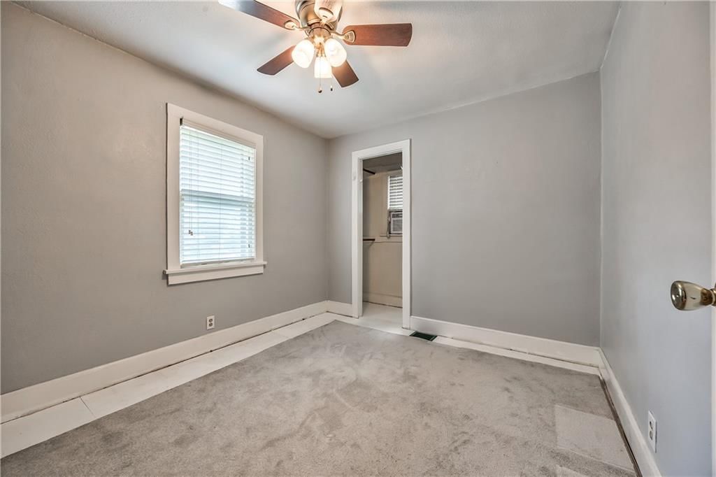 211 E 80th Terrace — photo 11