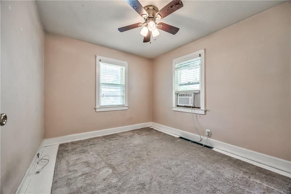 211 E 80th Terrace — photo 12