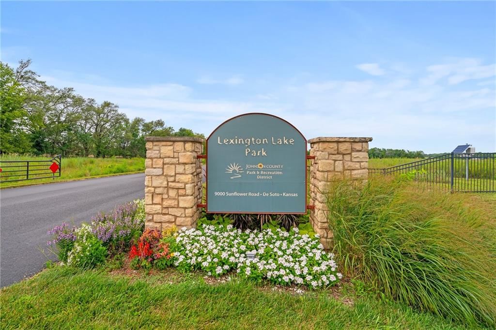 8485 Eagle Creek Drive — photo 9