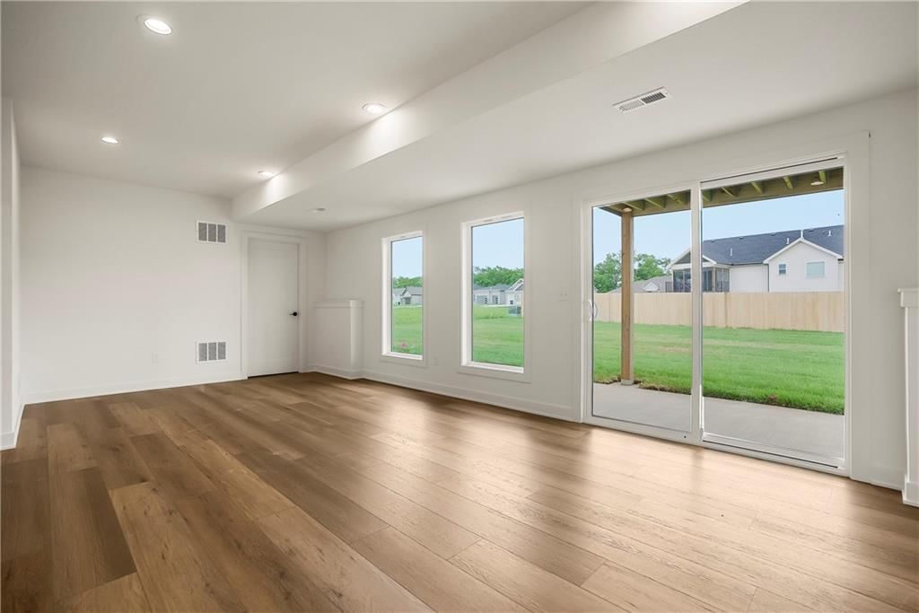 8485 Eagle Creek Drive — photo 23