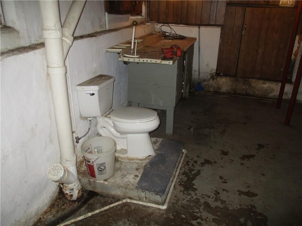208 E 21st Street — photo 24