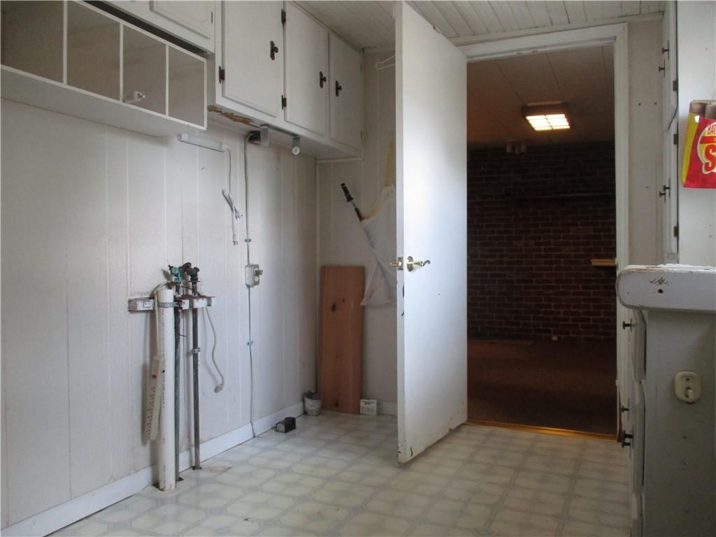 208 E 21st Street — photo 25