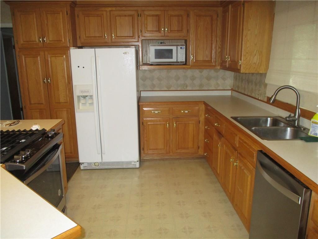 208 E 21st Street — photo 27
