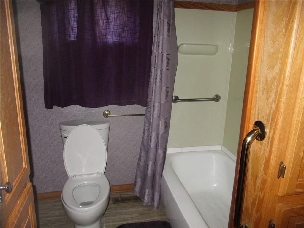 208 E 21st Street — photo 34