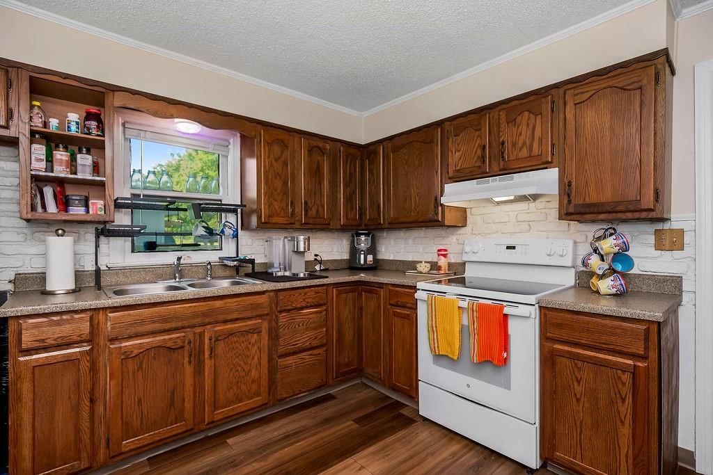 1540 N Noland Road — photo 7