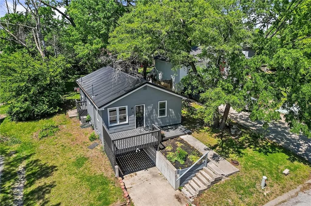 202 N Titus Avenue — photo 3