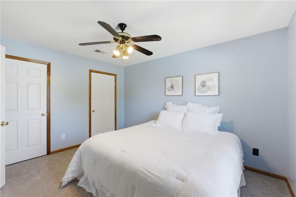 504 SE Asheville Drive — photo 16