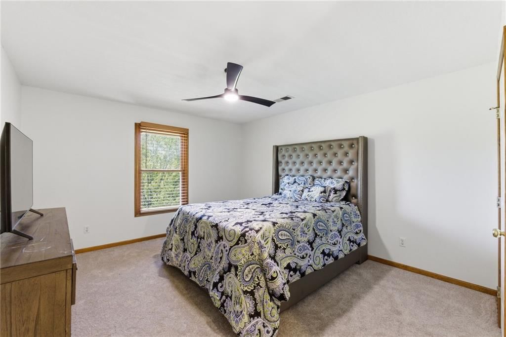 504 SE Asheville Drive — photo 18