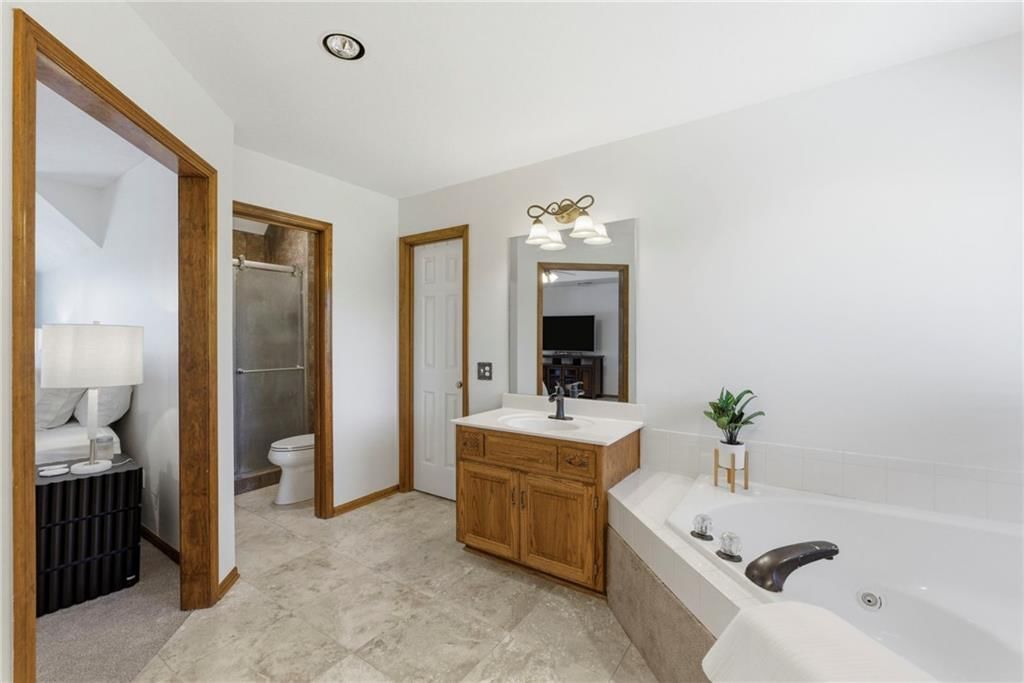 504 SE Asheville Drive — photo 23