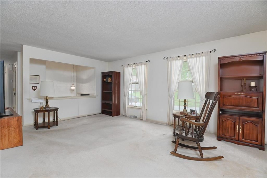 5816 Whispering Oaks Lane — photo 4