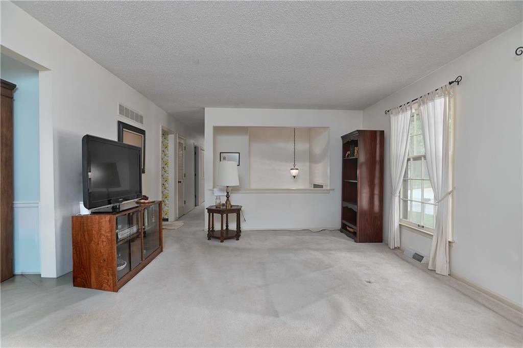 5816 Whispering Oaks Lane — photo 5
