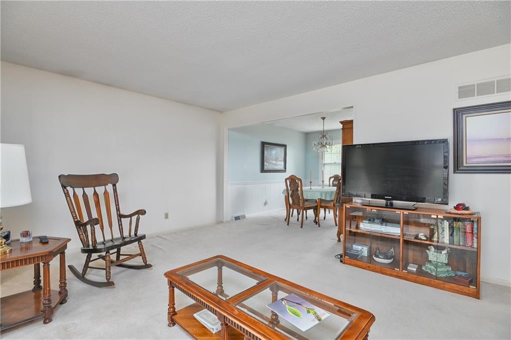 5816 Whispering Oaks Lane — photo 6
