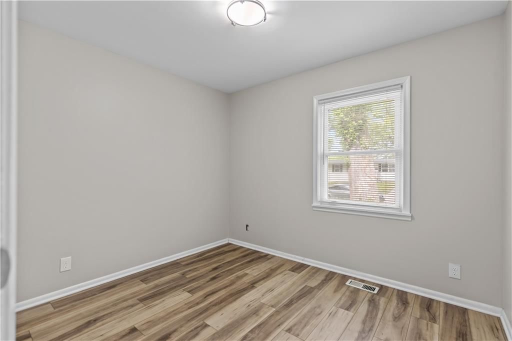 9200 Stark Avenue — photo 13