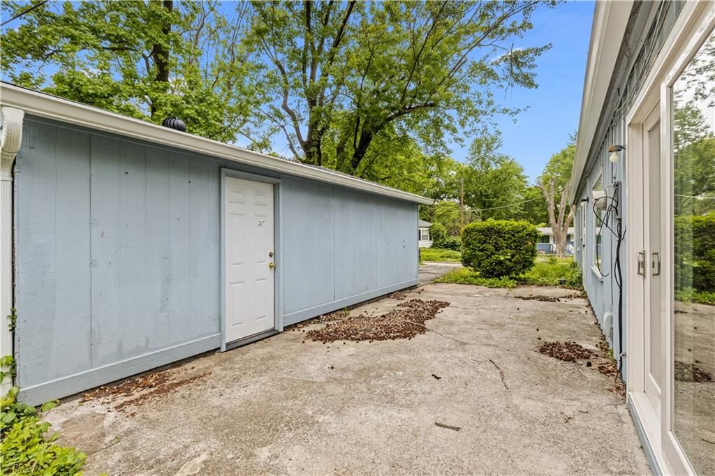 9200 Stark Avenue — photo 16
