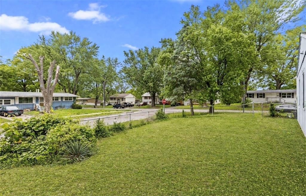 9200 Stark Avenue — photo 17